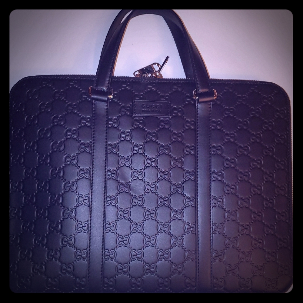 *Sold* Gucci Portfolio bag
